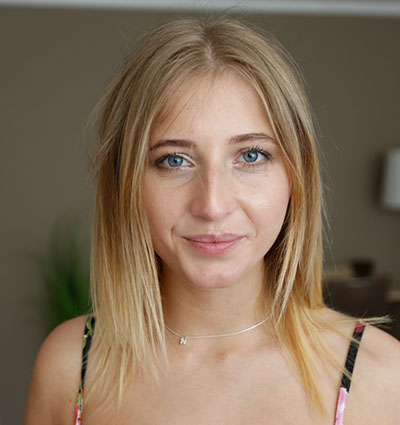 Syliva Loves Sexting, But Rarely opens Her Budapest Cunt on Her First Dates